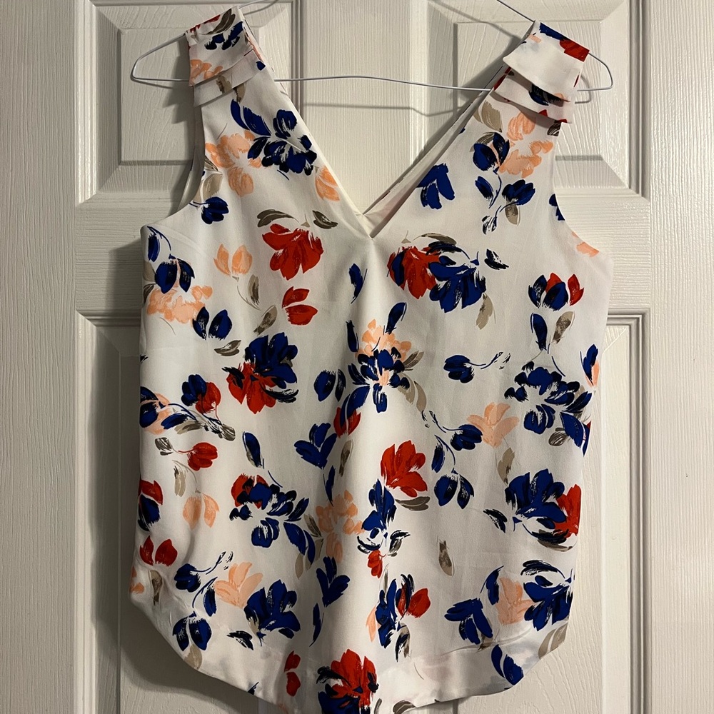 Banana Republic Print Crepe Vneck